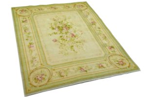 Lyst og romatisk Aubusson tæppe