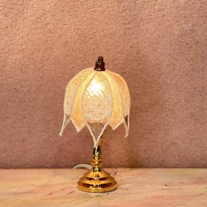 Lille dukkehuslampe i messing