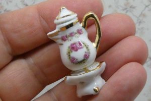 Reutter Porcelæn Kaffekande til romantisk miniature kaffestel 1:12