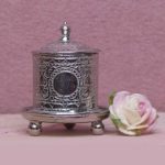 "sølv" kiksespand på fod og med aftageligt låg