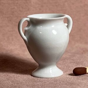 Porcelæns vase m. 2 hanke
