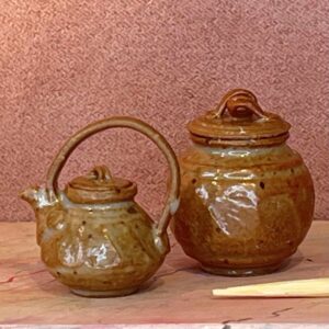 Keramik sæt med tepotte og krukke m. låg