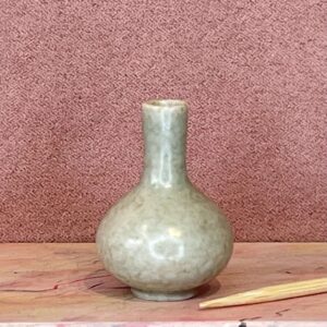 Dukkehus vase i moderne klassisk design