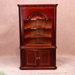 Dukkehus hjørneskab i mahogni